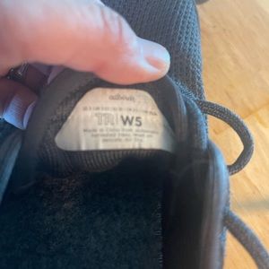 All bird sneakers GUC